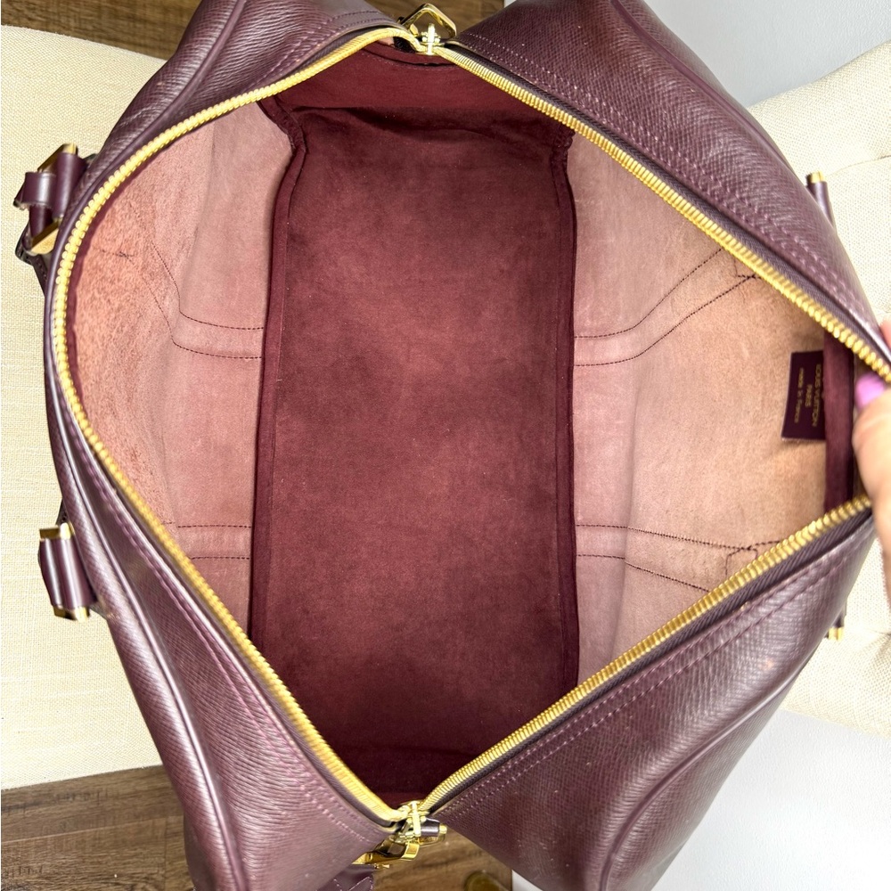 Authentic LOUIS VUITTON Taiga Kendall PM burgundy leather unisex travel bag - Picture 16 of 16